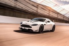 Aston Martin "vén màn" Vantage AMR 2018 - giá từ 3,2 tỷ VNĐ, sản xuất giới hạn