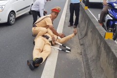 Báo động tình trạng người vi phạm ngang nhiên chống đối, lăng mạ cảnh sát giao thông