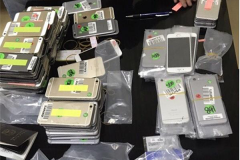 Bắt giữ hơn 200 chiếc điện thoại iPhone, Samsung nhập lậu trị giá 1 tỷ đồng
