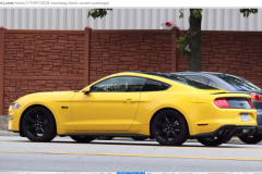 "Chạm mặt" Ford Mustang 2018 độc đáo với gói Black Accent Package trên đường phố