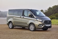 Ford Tourneo Custom facelift - "bữa tiệc" của sự cao cấp đối với một mẫu xe 9 chỗ