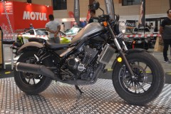Honda ra mắt Rebel 500 2017 với 3 màu tùy chọn