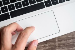 Trên Windows 10 ẩn chứa khả năng tự động vô hiệu hóa Touchpad ngay khi thiết bị kết nối với chuột truyền thống