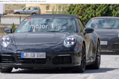 Porsche 911 Cabriolet thế hệ mới thử nghiệm trên con đường đầy nắng của châu Âu