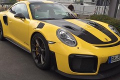 Porsche 911 GT2 RS 2018 "sành điệu" hơn với "bộ đồ" Racing Yellow