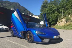 Siêu xe McLaren 570S Spider đầu tiên trên thế giới lăn bánh tại Thân vương quốc Andorra