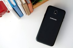 Smartphone nào bán chạy hơn Samsung Galaxy J7 Prime?