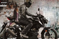 Suzuki GSX-S150 có giá chính thức, 68,9 triệu đồng cho bản thường, 69,4 triệu bản xanh GP
