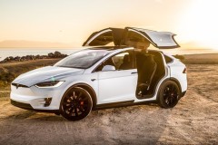 Tesla ra mắt phiên bản nâng cấp của Model X và Model S