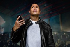Mời xem phim của Apple kết hợp Dwayne "The Rock" Johnson nói về Siri