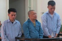 Bộ đôi chuyên tháo trộm ốp lốp ô tô bán ra "chợ Trời"