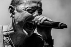 Nam ca sĩ Chester Bennington của ban nhạc rock Linkin Park qua đời ở tuổi 41