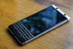 Rò rỉ phiên bản "lạ" của BlackBerry KEYone với điểm nhấn thiết kế mới