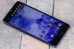 Smartphone màn hình cứng nhất quả đất của HTC giảm giá cực hấp dẫn!!