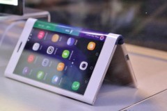 Tablet màn hình gập của Lenovo tiếp tục được giới thiệu tại triển lãm Tech World