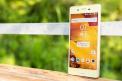 Xperia X camera 23MP, RAM 3GB, ROM 64GB giá từ 4 triệu có ngon hơn Bphone không nhỉ?
