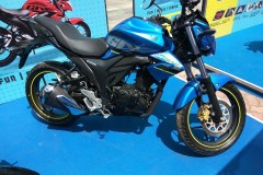 Ấn Độ: Xuất hiện Suzuki Gixxer 2017 vành phối 2 màu, giá khoảng 32 triệu VNĐ