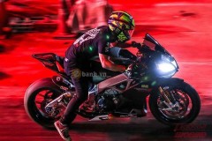 Aprilia RSV4 đẹp ngỡ ngàng trước giờ ra sân