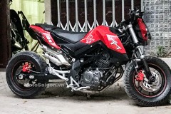 Benelli TNT 125 độ cực độc với bộ gắp dài phong cách Stretched Lowered