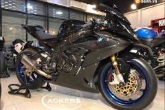 BMW S1000RR độ dàn áo carbon siêu ngầu và đầy ấn tượng