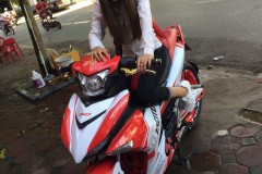 Exciter 150 sắc đỏ bùng cháy cùng cô nàng 21 tuổi