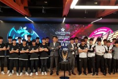 Faker gửi tới Bdd: "Cậu ấy bịa chuyện làm tôi buồn cười quá"