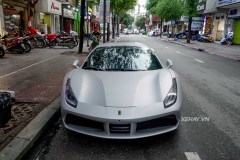 Ferrari 488 GTB đầu tiên mang biển số Tiền Giang bất ngờ đổi "màu áo" xám