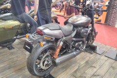 Harley-Davidson Street Rod 2017 trình làng Indonesia với giá 671 triệu VNĐ