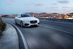Jaguar Việt Nam hỗ trợ 100% phí trước bạ trị giá lên đến 400 triệu đồng cho khách hàng mua xe Jaguar XF