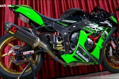 Kawasaki Ninja ZX-10R độ hiệu năng cùng loạt đồ chơi hàng hiệu