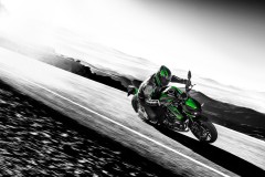 Kawasaki Z1000 2018 được bổ sung màu sơn xanh đen hấp dẫn