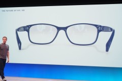 Kính AR của Facebook sẽ chiếu hình ảnh thẳng vào mắt người, mang Facebook ra đời thật?