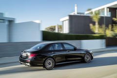 Mercedes-Benz E400 4Matic mới sẽ đến với Mỹ vào cuối mùa hè này