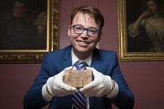 Tấm đất sét 3700 năm tuổi làm thay đổi lịch sử toán học