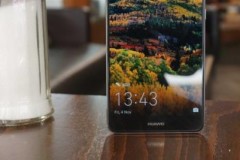 LG có FullVision, Samsung có Infinity Display thì Huawei sẽ đáp trả bằng EntireView Display