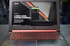 Acer tung laptop 2 trong 1, có RAM 16 GB, chip Intel Core i7 mới, giá rất hợp lý