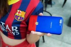 Tim loạn nhịp với OPPO R11 phiên bản Barcelona cùng fan nữ sexy