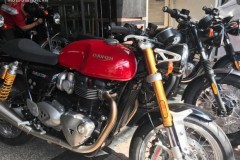 Đập thùng lô hàng Triumph T100 T120 Thruxton R 2017 với giá ưu đãi nhân dịp khai trương