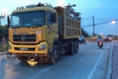 Hà Nội: Va chạm với xe tải, một người tử vong tại chỗ