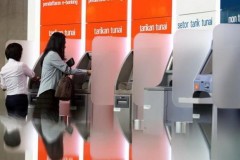 Hàng nghìn cây ATM ở Indonesia bị tê liệt do sự cố vệ tinh