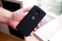 Moto Z2 Force có giá bán cao hơn dự định và xuất hiện phiên bản 6GB RAM