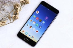 Chênh nhau 1 triệu, nên chọn Xiaomi Mi 6 hay Bphone 2017?