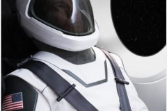 Tỷ phú Elon Musk hé lộ bộ trang phục phi hành gia tương lai của SpaceX