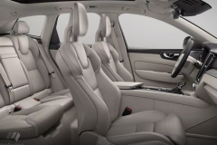 Volvo XC60 hoàn toàn mới sở hữu nhiều công nghệ cao, giá bán từ 1,36 tỷ VNĐ