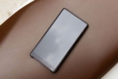 Xiaomi Mi MIX 2 sẽ có camera kép và màn hình tràn cạnh như iPhone 8