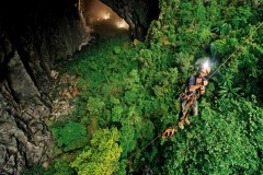 15 bức ảnh của các nhà thám hiểm về hang động lớn nhất thế giới 5 triệu năm tuổi ở Việt Nam