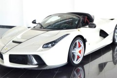 Bạch mã Ferrari LaFerrari Aperta cực hiếm vừa được rao bán tại Dubai