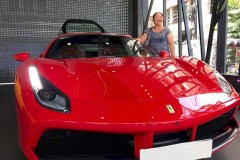 Ca sĩ Tuấn Hưng tậu Ferrari 488 GTB đỏ rực 15 tỷ đồng