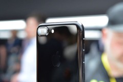 Apple mang màu đen bóng Jet Black lên iPhone 7 & 7 Plus bản 32GB