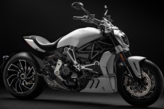 Ducati XDiavel 2017 lạ mắt với màu sơn trắng Iceberg White hoàn toàn mới